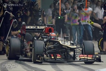 F1: A Lotus máris halasztásért könyörög