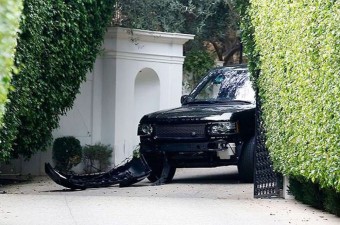 Lehúzással vádolják az autógyártókat