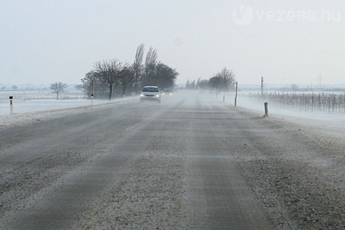 Elsőfokú riasztást adtak ki hófúvás veszélye miatt