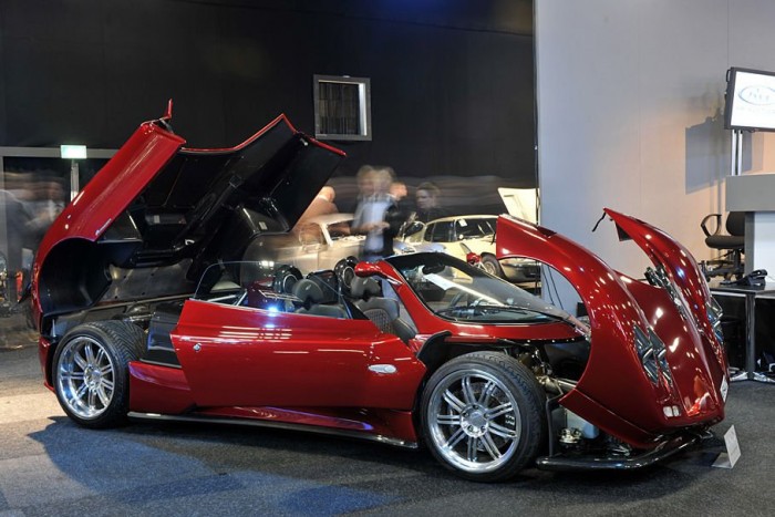 Gigászok évődése: két Pagani a versenypályán 5