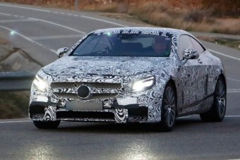 Kémfotón a Mercedes ultrasportos luxuskupéja