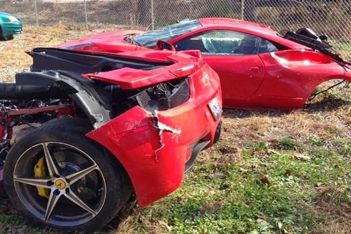 Durván kettészakadt a Ferrari 6 | Vezess Durván kettészakadt a Ferrari 6