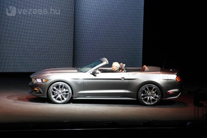 Turbómotorral jön Európába a Ford szíve és lelke 7