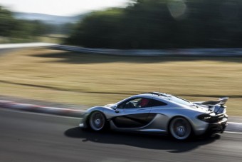 Villámgyors a Nürburgringen a McLaren P1