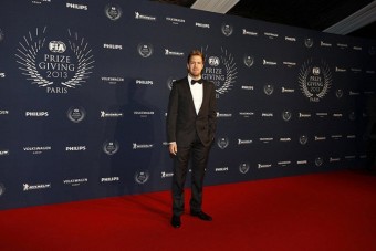 F1: Vettel átvette a vb-trófeát