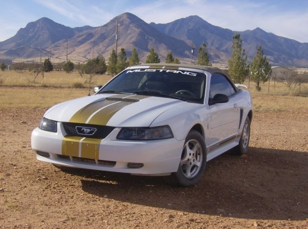 2002 Ford Mustang kabrió, negyedik generáció. 