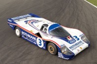 Februárban monstre autós árverés lesz Párizsban. A kikiáltási tárgyak között ott lesz egy 1982-es Porsche 956C, amelynek egy példánya 1983-ban azóta is utolérhetetlen köridőt futott a Nürburgringen.