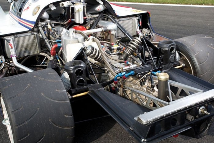 Eladó a világ leggyorsabb versenyautója 7