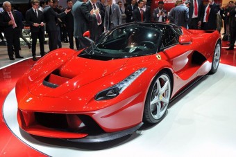 Elkelt a csúcs-Ferrari összes darabja