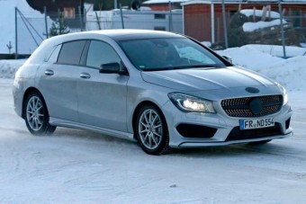 Kémfotón a kecskeméti Mercedes-kombi!