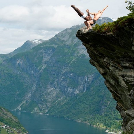 Háttal száguld a bringás, hegyről lefelé 8 | Vezess Háttal száguld a bringás, hegyről lefelé 8