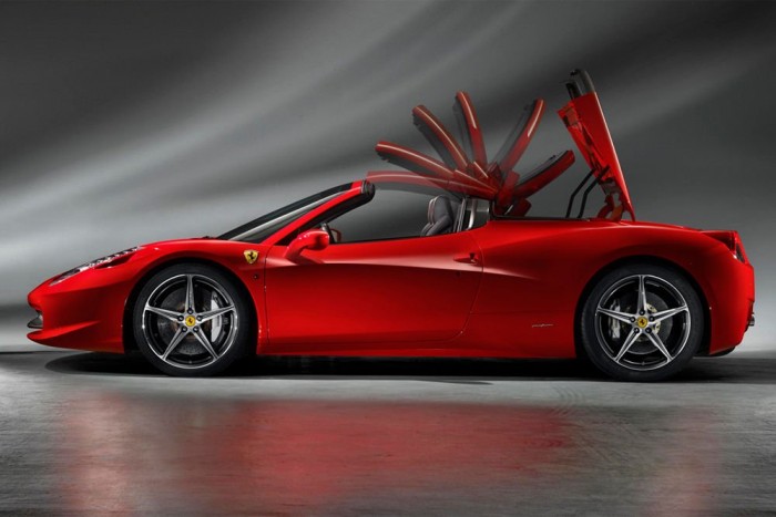 Rendőrautó tört össze egy Ferrarit 5