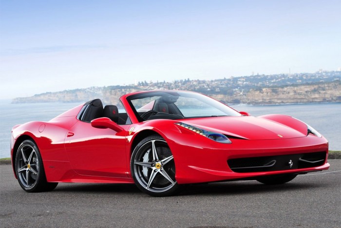 Rendőrautó tört össze egy Ferrarit 4