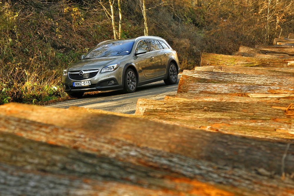 66904_537049_1000x700.jpg | Vezess | Vezess Több mint 11 milliós árával nem lesz a gazdák, erdészek választása