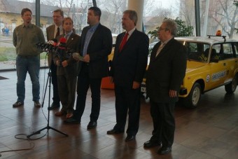 Közlekedési hülyeség bosszantja? Jelentse be - és nyerjen!