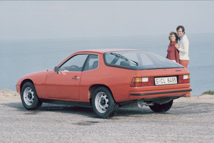 30 millióért is viszik az új Porschét 8 | Vezess Az Audi rendelt egy sportkupét a Porschétől, amit a Porsche készre fejlesztett, de a partner visszalépett az 1970-es évek elején az olajválság miatt. Így lett belőle Porsche 924