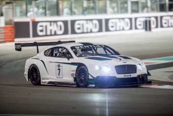 Remekül debütált a Bentley versenyautója