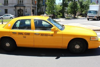 Taxival küldték haza halott fiát a kórházból