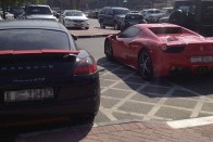 Porsche Panamera GTS és Ferrari 458 Italia