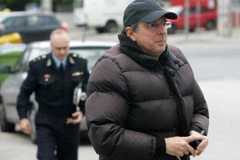 Bilincsben vitték el a volt közlekedési minisztert