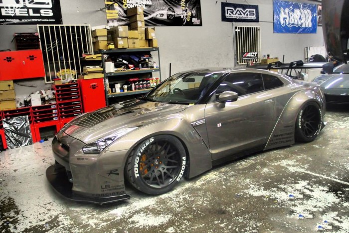 Egy Ferrari, amit telenyomtak szteroiddal 11