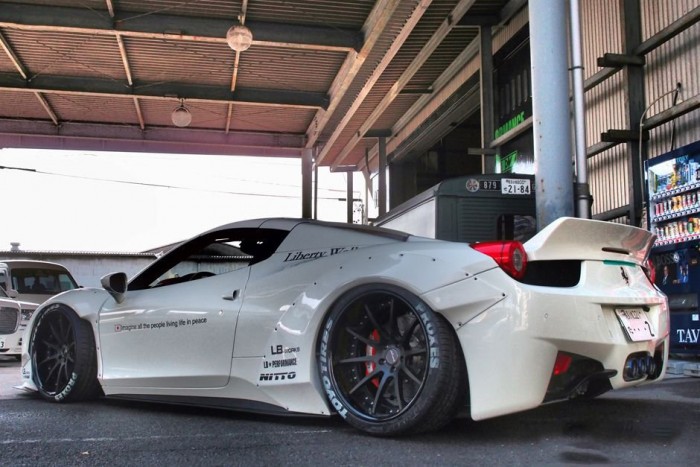 Egy Ferrari, amit telenyomtak szteroiddal 7