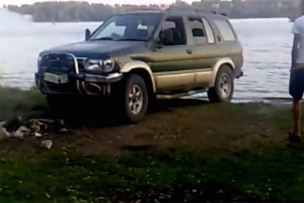 A folyóban végezte a részeg autós