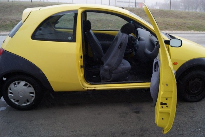 Óriási az oldalajtó, hátra is könnyű beszállni