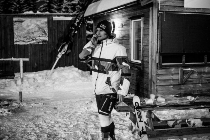 Még hogy egy sportautóba nem fér be a síléc 17 | Vezess Jon Olsson - 2003 óta versenyzik, és ez idő alatt már több mint 30 dobogós helyezést ért el különböző versenyeken, ebből 9 alkalommal állt az X-GAMES pódiumán. Legnagyobb támogatója a RedBull és az Audi.