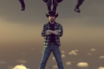 Chuck Norris lenyomta Van Damme-ot