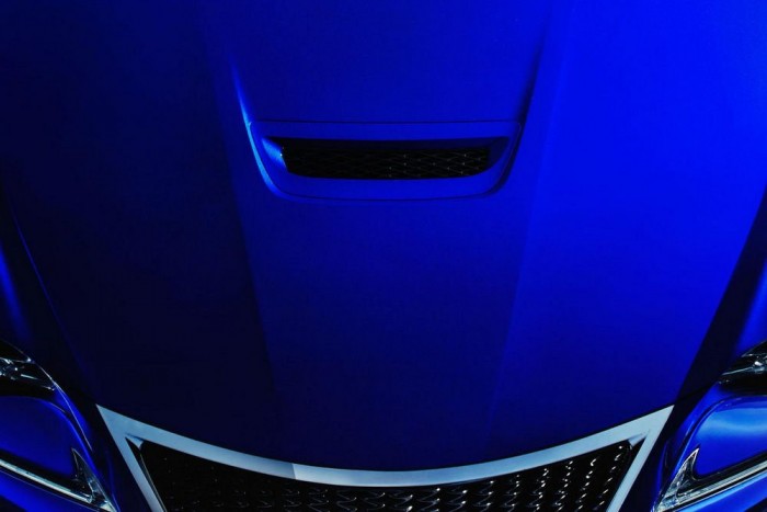 Brutális támadás a BMW M4 ellen 2 Brutális támadás a BMW M4 ellen 2