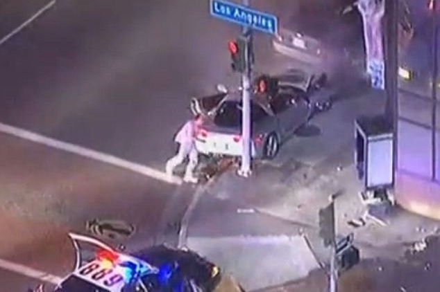 Élő tévéadásban nézte végig fia halálát