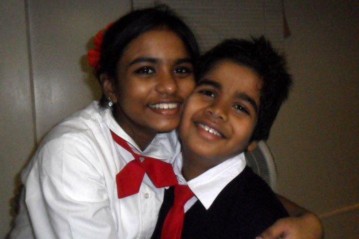 Noshat Nahian (8) nővérével, Nousin Jahan Nishattal (11)