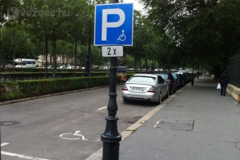 Órákig ült cellában a magyar anya, mert elsietett egy parkolást