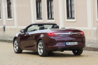 Opel Cascada: szép, de drága és nehéz ponyvás kabrió