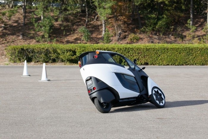 Ezek voltak az Év Autói 3 Év Autója zsűritag kollégánknak elege van már a konformista tucatautókból: saját bevallása szerint ez az elektromos izé volt a legnagyobb élménye az idén
