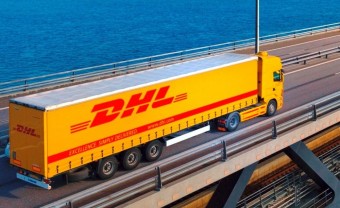 MAN teherautókkal viszik a csomagokat