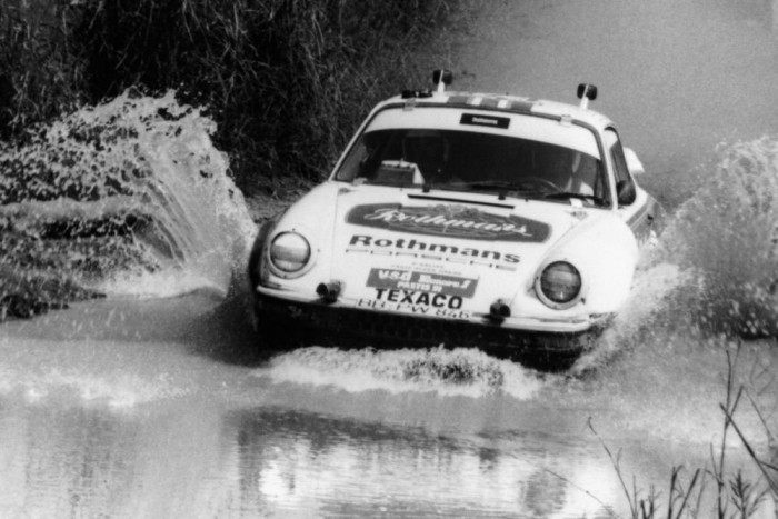 Terepjáró 911-est építene a Porsche 7 Porsche 953, a Porsche első Paris-Dakar járműve. Csak 1984-ben versenyzett, akkor első lett.