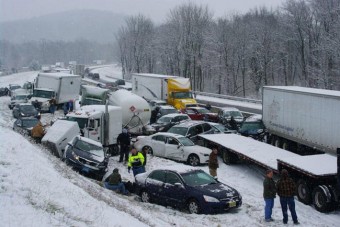 Tömegbaleset a jeges autópályán