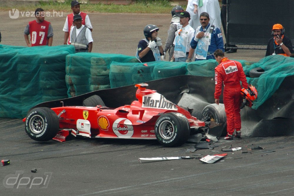 2003, Brazil Nagydíj - a vizes pályán Schumi is ugyanúgy dobta el az autót, mint a legtapasztalatlanabb zöldfülűk, igazi káoszfutam volt