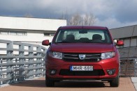 5. Dacia Logan. Eddig egy Dacia, és két Suzuki szerepel a legjobbak között, és úgy tűnik folytatódik a sorminta, a román márka sikereit megalapozó olcsó szedán második generációja újra egálba hozta a két gyártót.