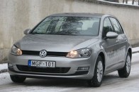 8. Volkswagen Golf 1,6 TDI. Egy Golf nyitotta, és majdnem egy Golf zárja a sort. A benzines tesztje után szoros ütemben érkező dízel verzió is kitüntető figyelmet kapott tőletek.