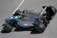 F1: Az első tesztnapon jön az új Mercedes 25