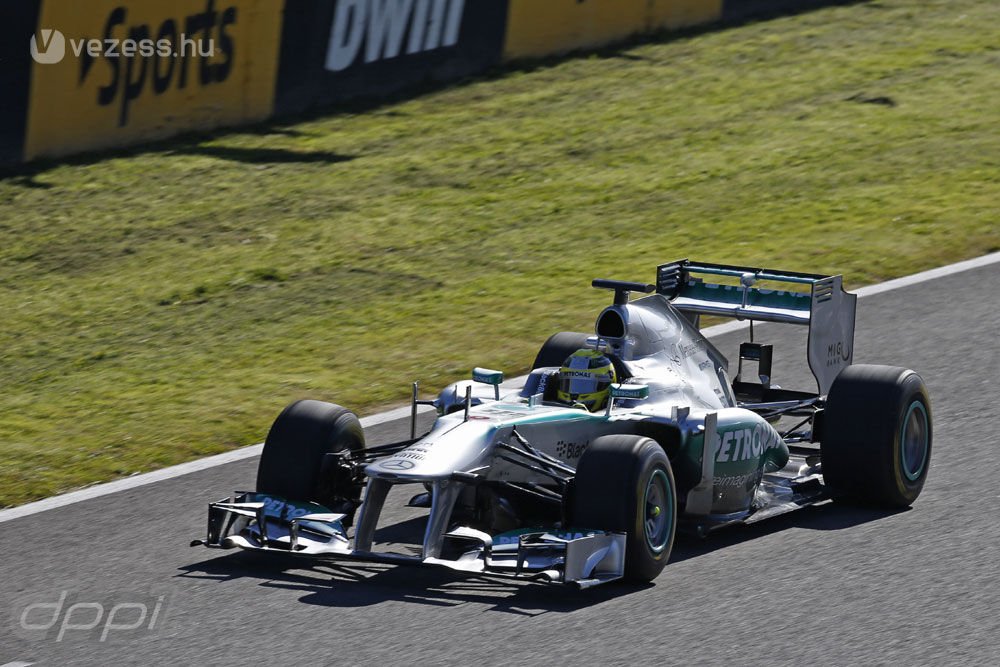 F1: Az első tesztnapon jön az új Mercedes 16