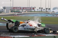 2010, Abu-Dzabi - Liuzzi Force Indiája alig kerülte el Schumi fejét