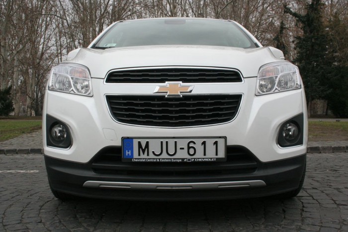 Akinek sok a pénze, általában ügyesen vigyáz rá. Akinek meg kevés, az szórja. Amire kellett volna, arra nem költött eleget a Chevrolet, amire meg nem kellett volna, arra elherdálta a dollárt.