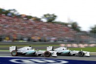 F1: A Mercedesnél bírják Hamilton stílusát 7