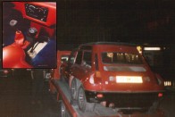 Született olyan is verzió is aminek nem csak kerekből volt több a kelleténél, motorból is rögtön kettő kapott. Elől a Renault 5 Alpine, durván 135 lóerős motorja volt beépítve, hátulra pedig a legendás Renault 5 Turbo blokkja, ami 160-180 lóerőt teljesített, generációtól függően.  A két különálló erőforráshoz természetesen két váltó is párosult, hiszen másként nehéz lett volna szinkronba hozni a működésüket. Sajnos ez a változat állítólag tűz áldozata lett, és teljesen megsemmisült.