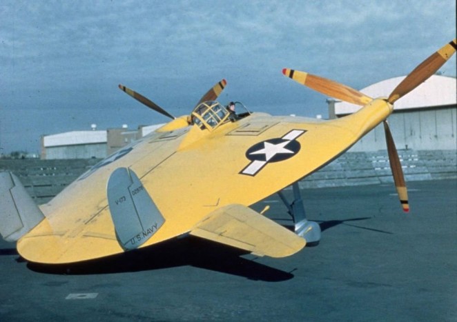 Top 10 – A legfurcsább repülő tárgyak 6 Vought V-173 - A repülő palacsinta! A két 80 lóerős motorral szerelt repülő célja akárcsak az 1940-50-es évek sok prototípusának a függőleges felszállás volt. A V–173 berepülései 1942–43-ban folytak, amik eredményeként a meglepett Connecticut-beli lakosok folyamatosan repülő csészealjakról tettek bejelentéseket. A jet-korszak beköszöntésével az eredmények ellenére törölték a programot.