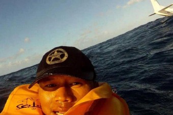 Igazi hidegvér: videóra vette, ahogy lezuhan a repülővel